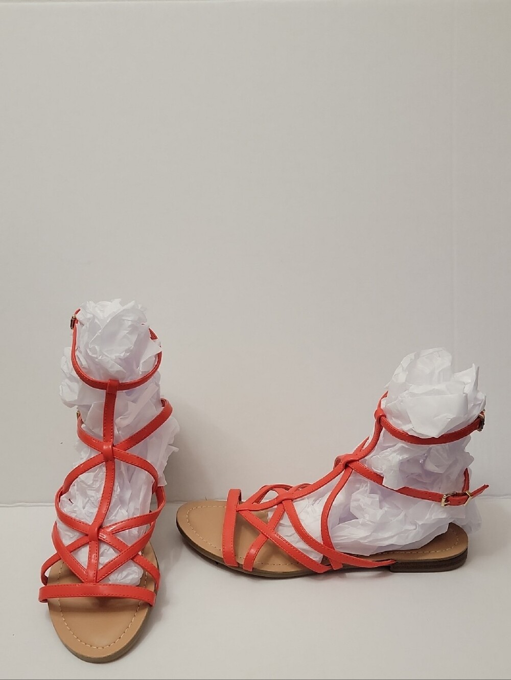 NWOB Guess Coral Strappy Gladiator Sandals Sz 9